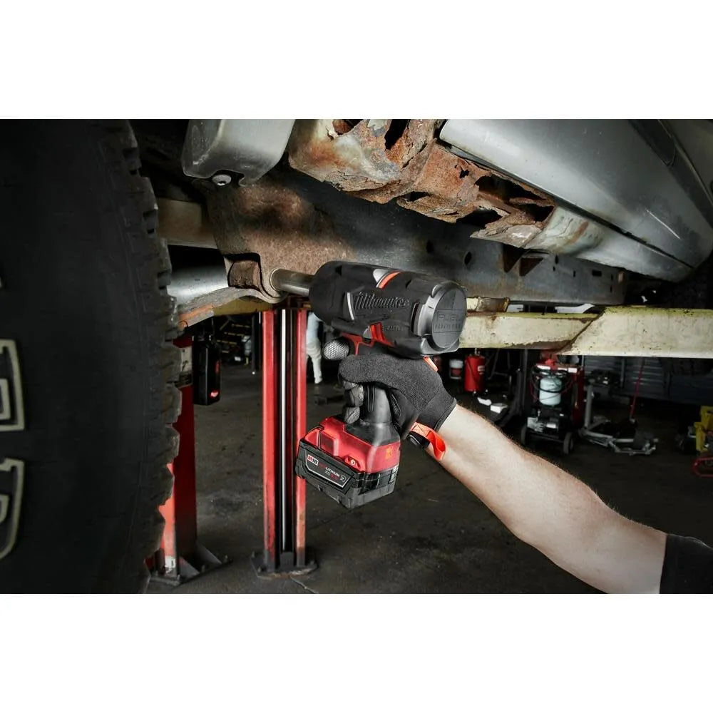 Milwaukee M18 FUEL 1/2 in. High-Torque Impact Wrench Kit 2767-22R, Friction Ring, 2x XC5.0 Batteries